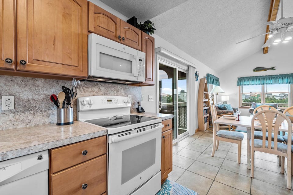 Surf or Sound Realty - 318 - Shifting Sands - Kitchen-2