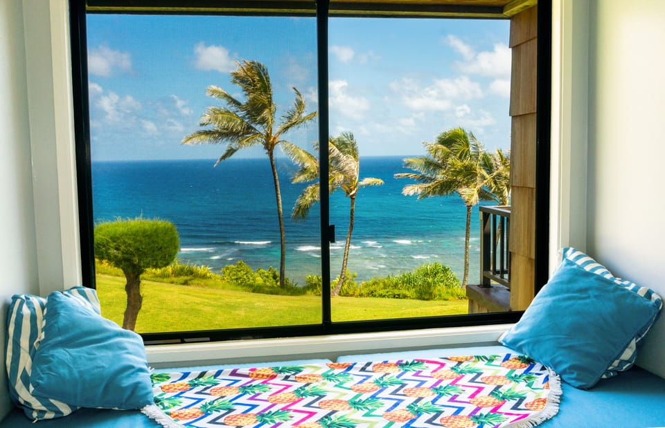 Kauai vacation rentals Sealodge J9 4 - Kauai vacation rentals Sealodge J9 | The daybed is a perfect spot to read a book and relax