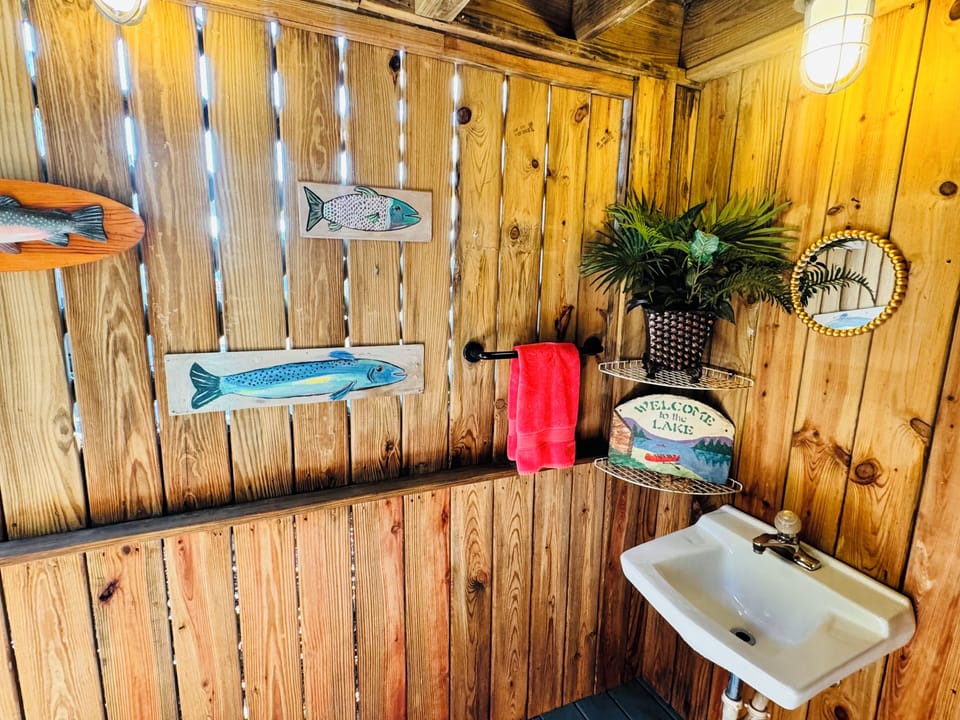 Outdoor bathroom 
