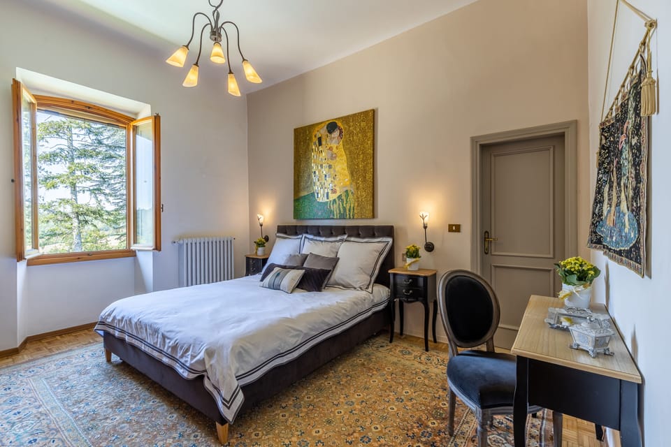 Marchesa - main bedroom