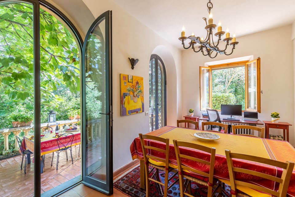 Breakfast room and Home Office
