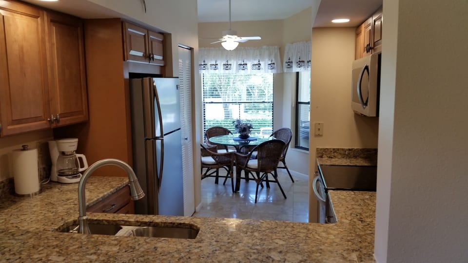 Kitchen and breakfast dining area
