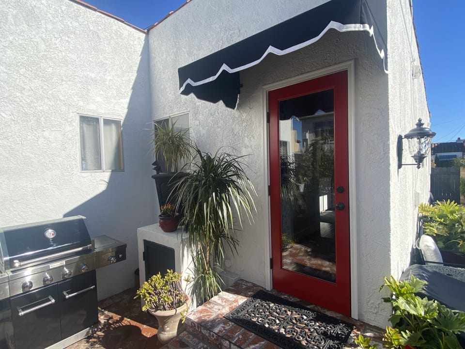 Exterior service porch/BBQ area