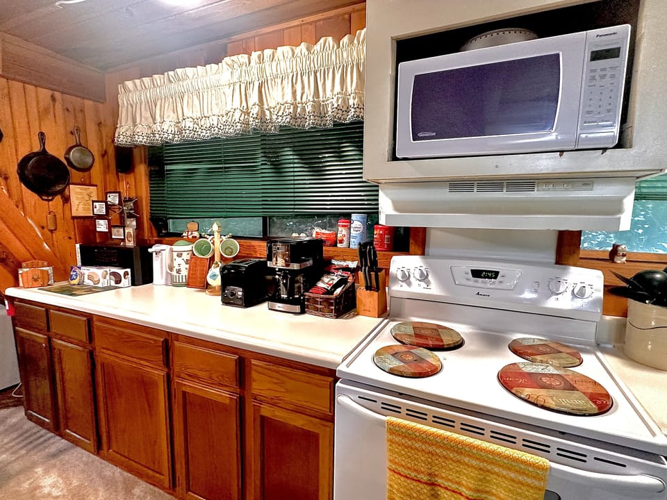 Electric can opening, toaster, coffee maker, microwave, blender, and more.
