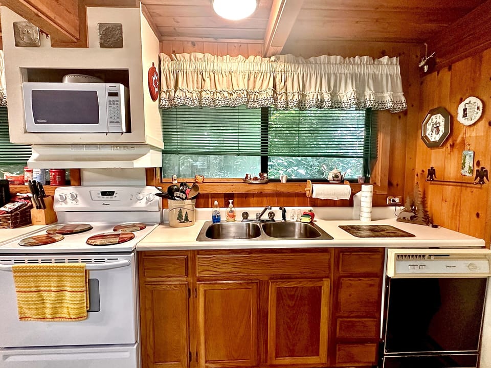 Ask us about our Smoky Mnt. Recopies, catered meals, and meal-prep kits.