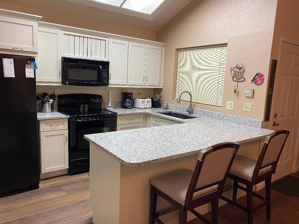 WOW - remodeled top of the line cabinets and granite counter tops