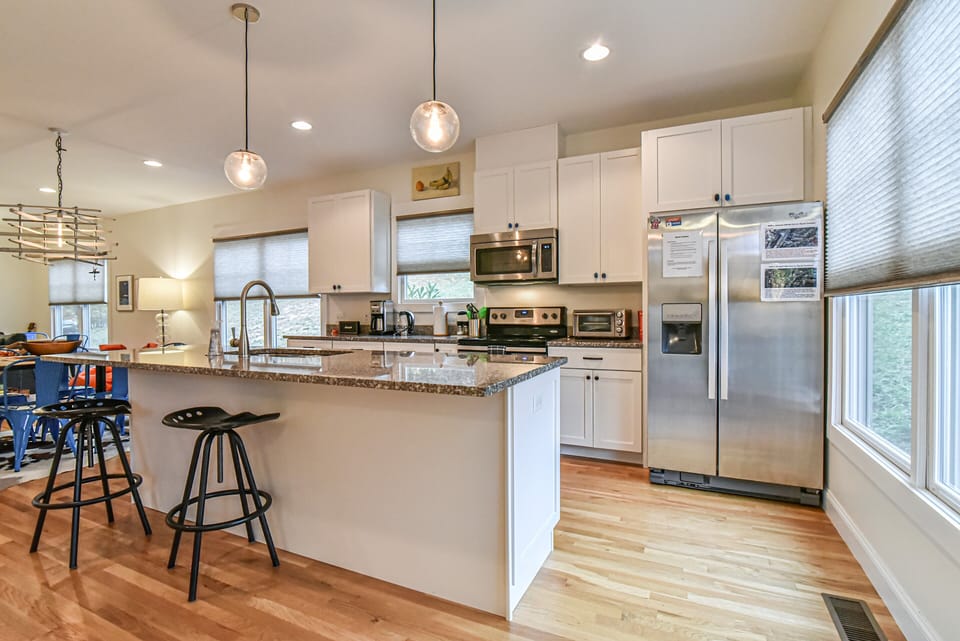 Lovely, well-stocked kitchen