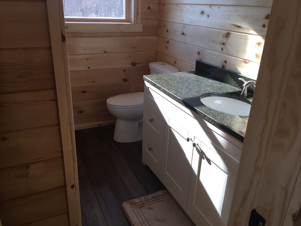 Bathroom (level 2)
