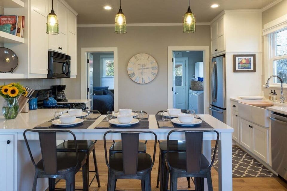 Dining for 6