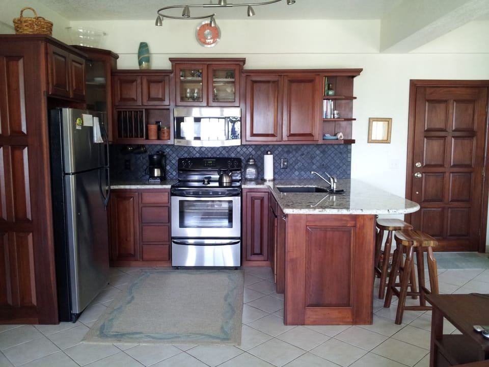 Updated full kitchen