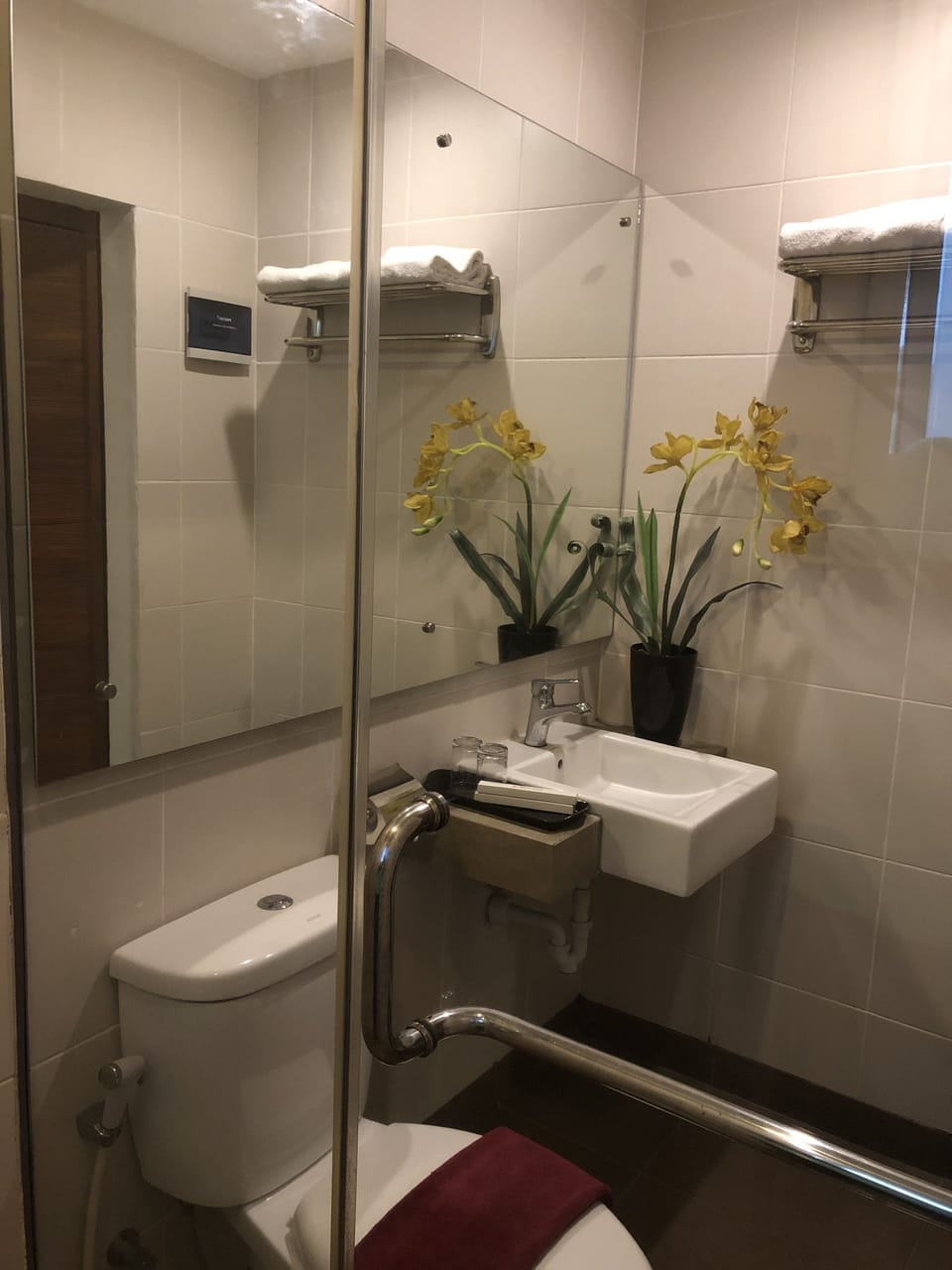 Shower, free toiletries