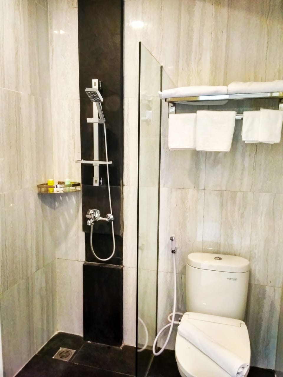 Free toiletries, slippers, bidet, towels