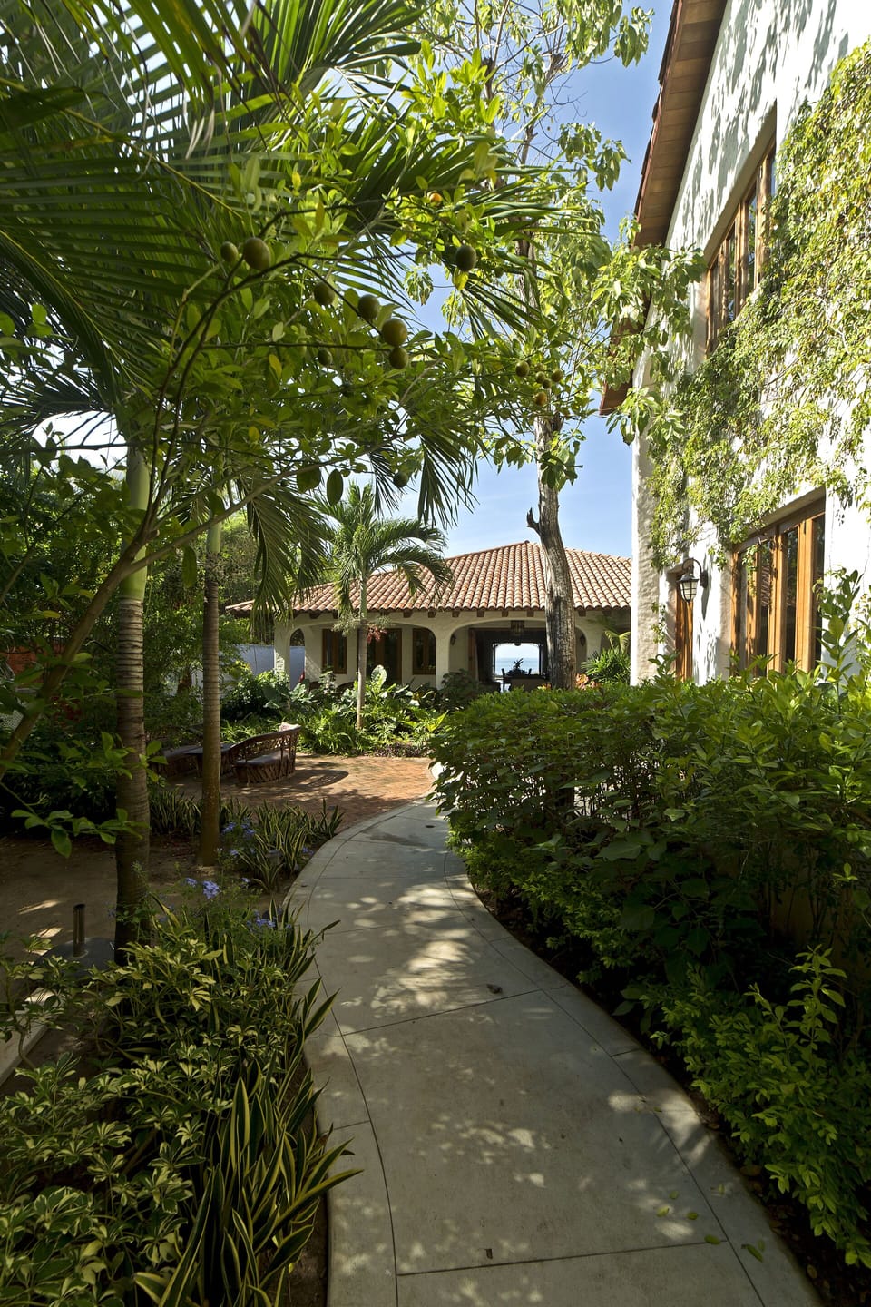 Path from Beach Road