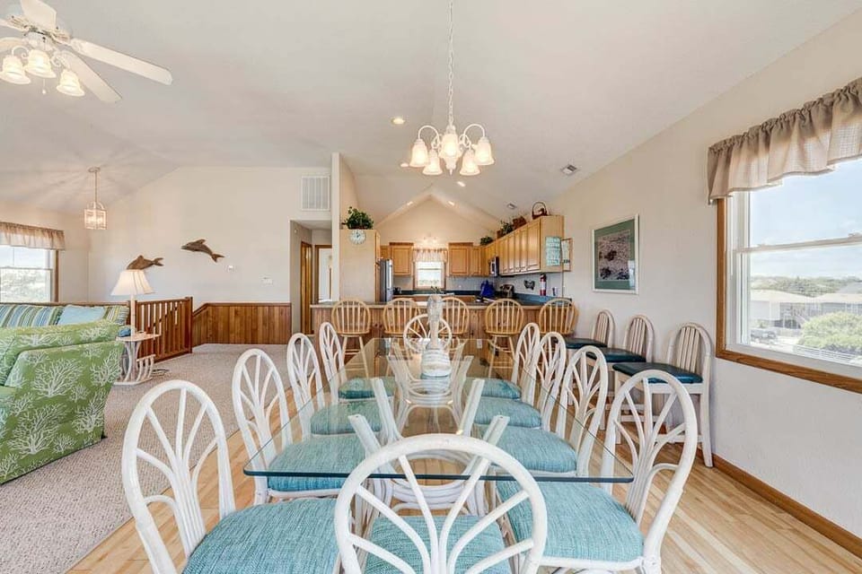 Top-Level Dining Room with Table (seats 10)