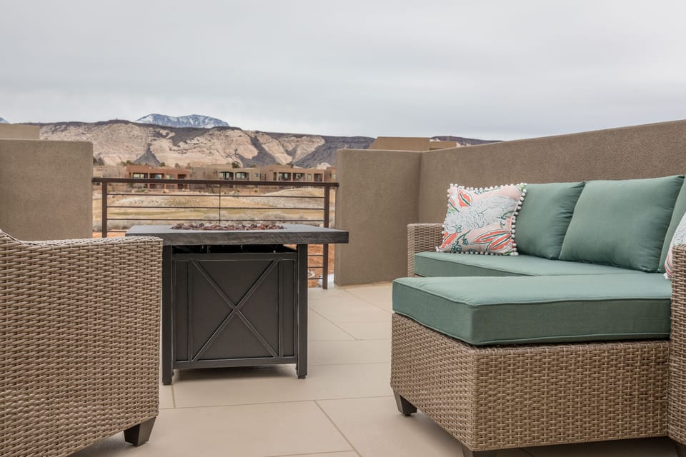 Front Patio - The views from the Front Patio are breathtaking and overlook the majestic red rock formations of Snow Canyon State Park