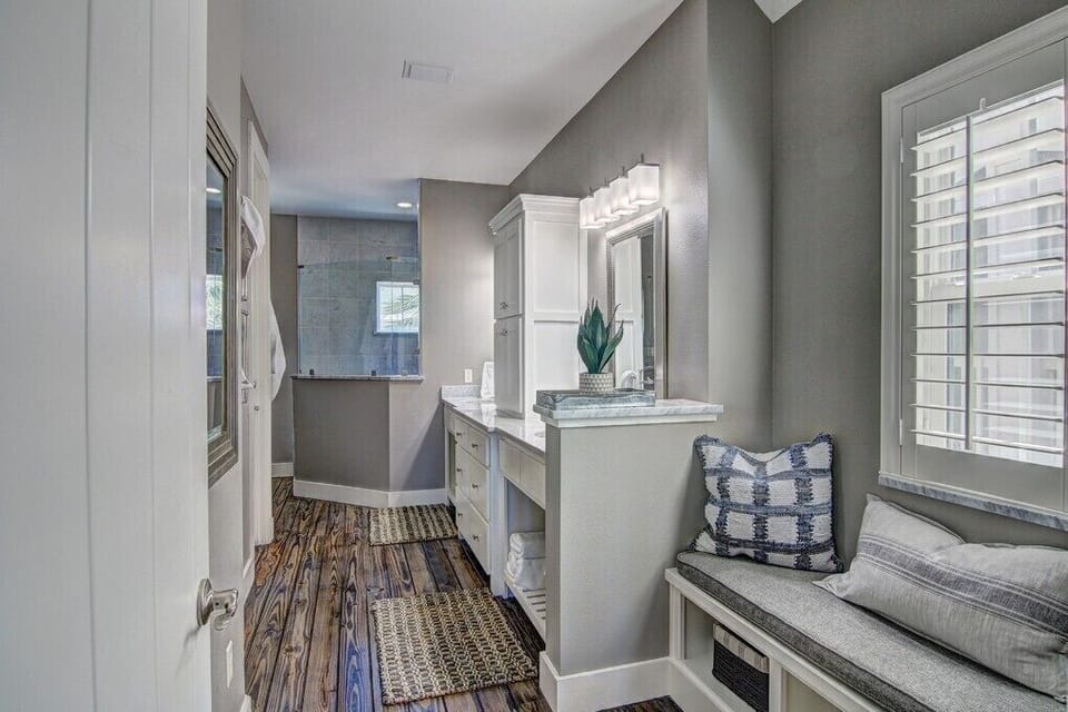 2nd floor master bath