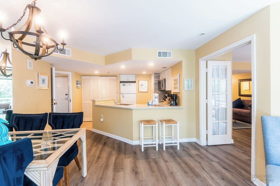 Kitchen Bar + Dining Table