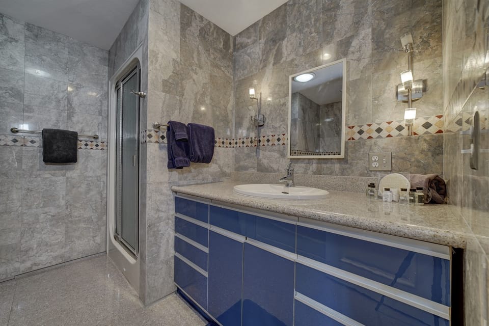 Bergen Bathroom