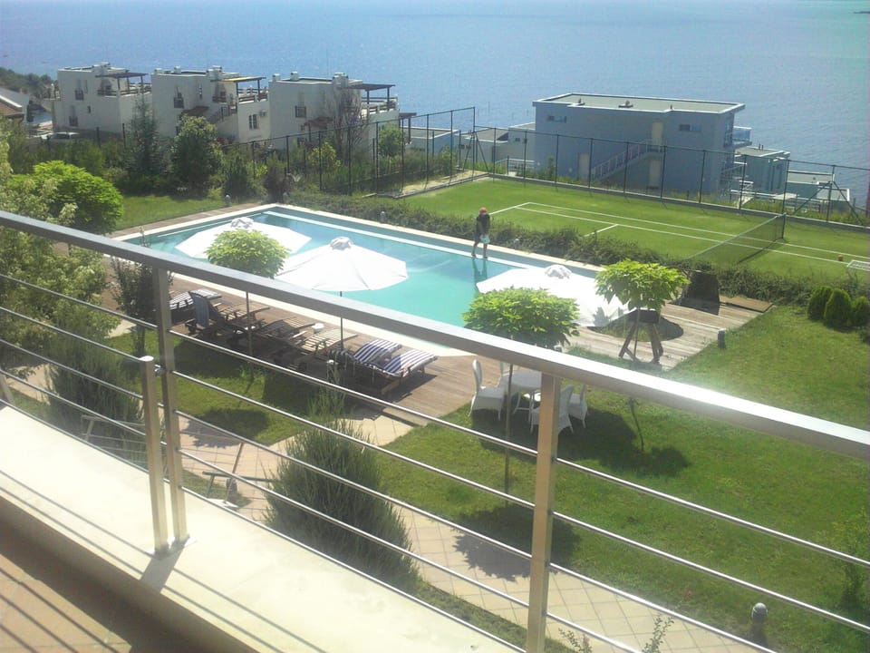 pool, tennis, yard - view from master bedroom terrace
