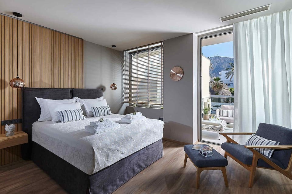 open bedroom with ensuite showerbathroom, Sat TV, AC, Balcony with gardenview