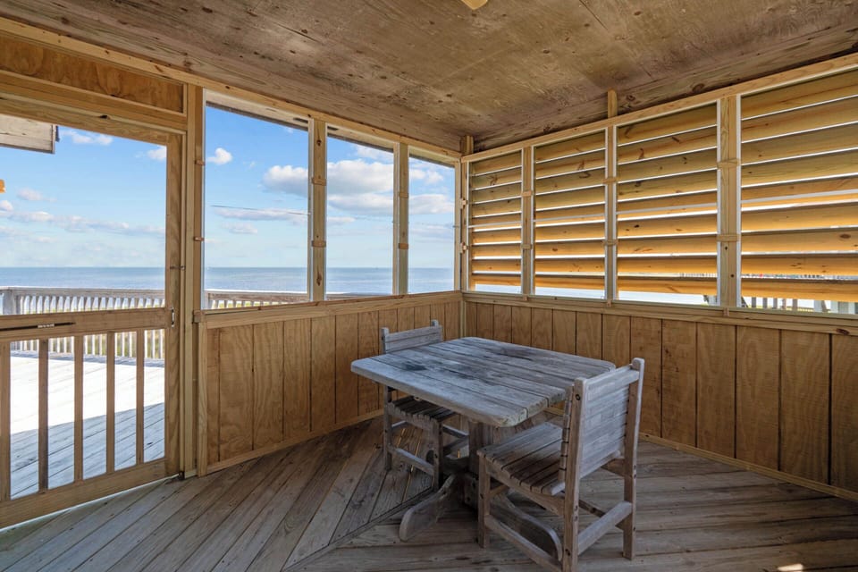 Surf or Sound Realty - 191 - Windsurfer - Screened Porch