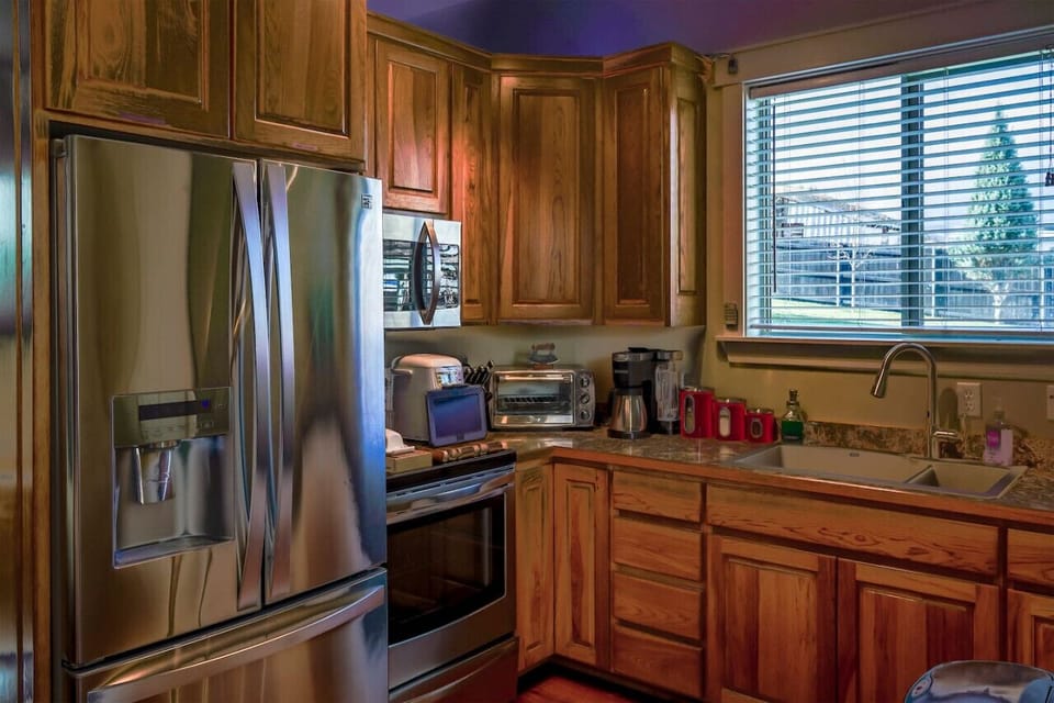 Full size kitchen