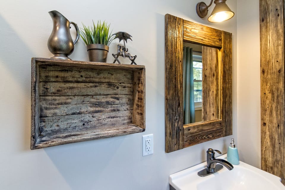 Master Bedroom In-Suite Bathroom Alt Photo