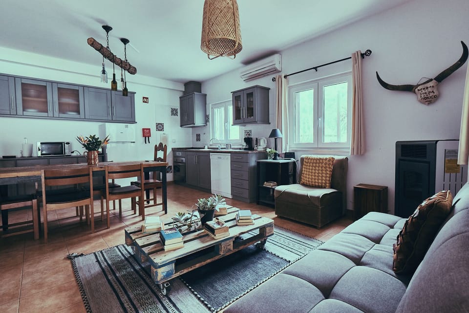 Family House, Pool View | Living area