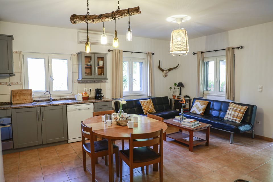 Family House, Pool View | Living area