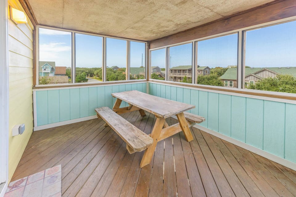 Surf or Sound Realty - 18 - Hello World - Screened Porch