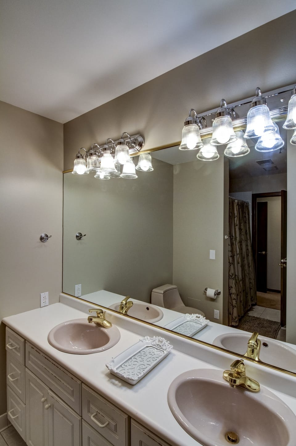 Jack & Jill Bathroom