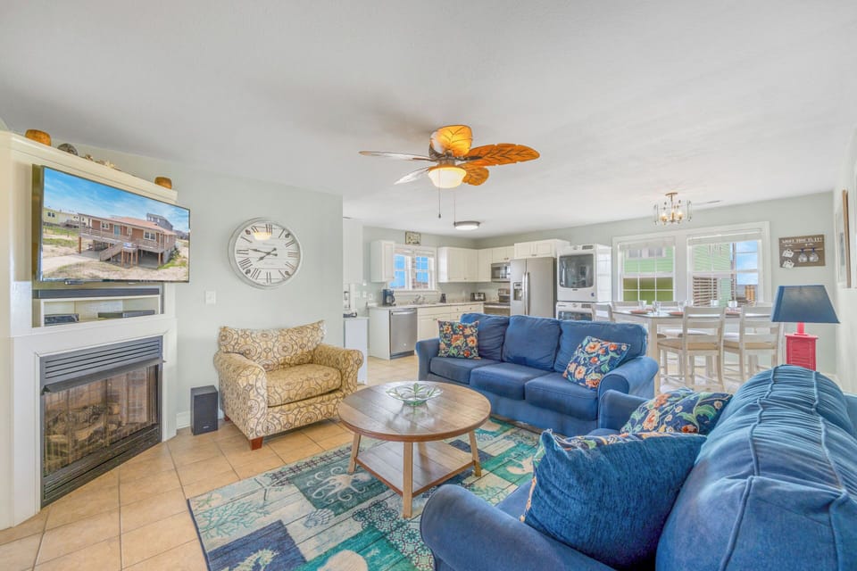 Surf or Sound Realty - 872 - Hook Wine and Sinker - Great Room -4