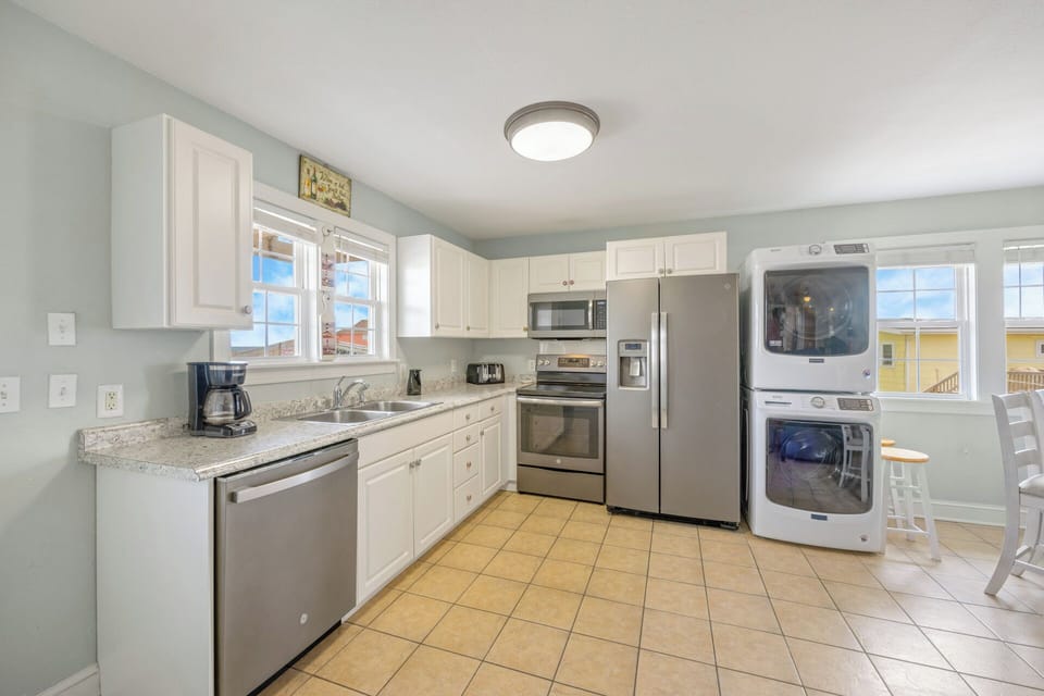 Surf or Sound Realty - 872 - Hook Wine and Sinker - Kitchen -1