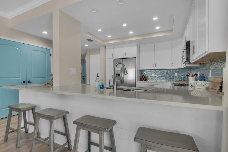 Kitchen Bar area