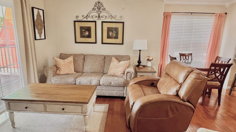 Welcome to our 2 bed 2 bath condo next to Silver Dollar City & Table Rock Lake