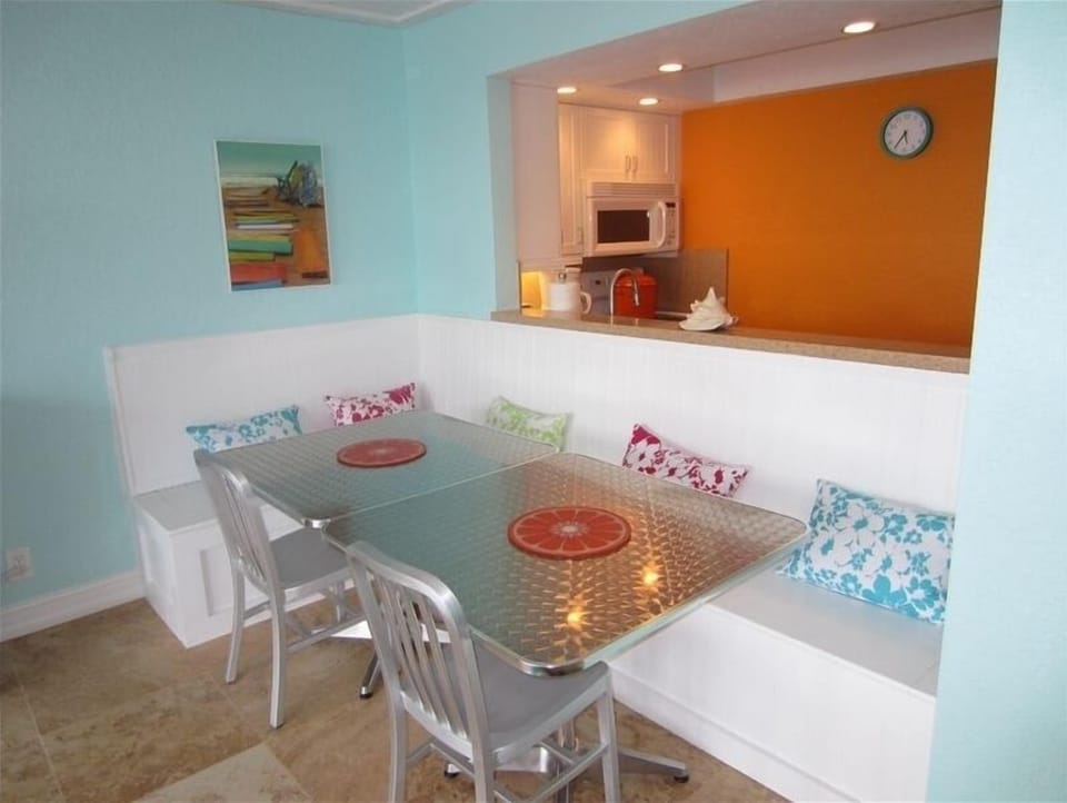 Large Dining Area Open to the Kitchen
