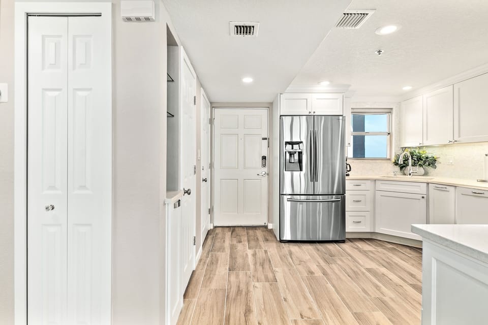 Spacious kitchen with large separate pantry and custom niche