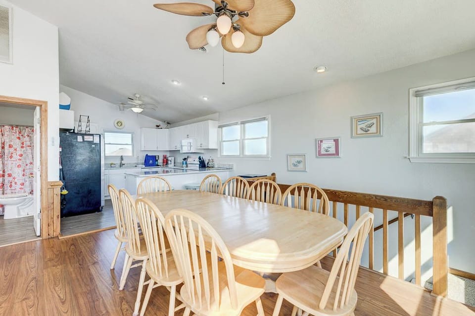 Top-Level Dining Room with Table (seats 8)