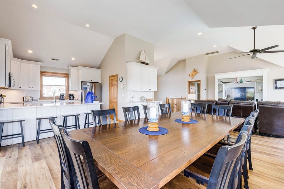 Top-Level Dining Room with Table (seats 12)