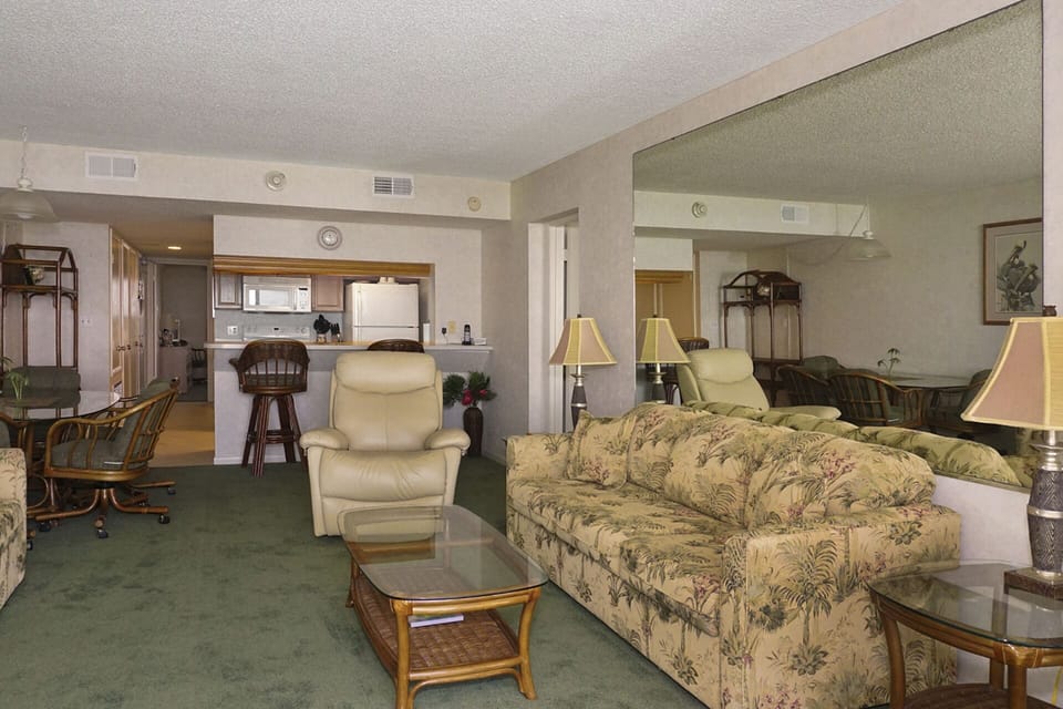 Looking toward the kitchen