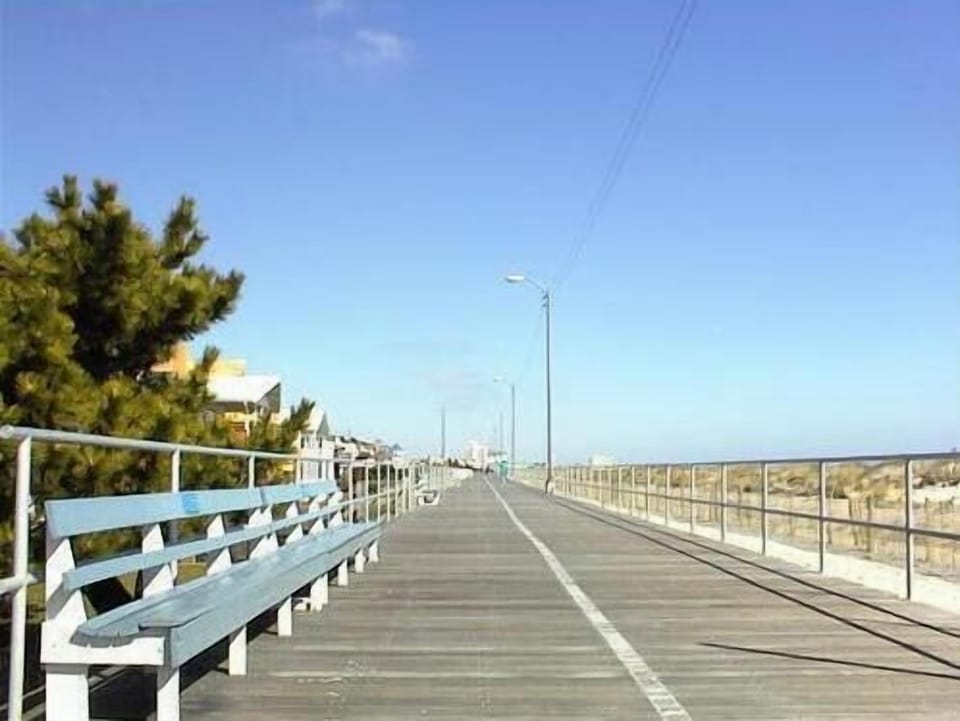 22nd Street Boardwalk entrance
