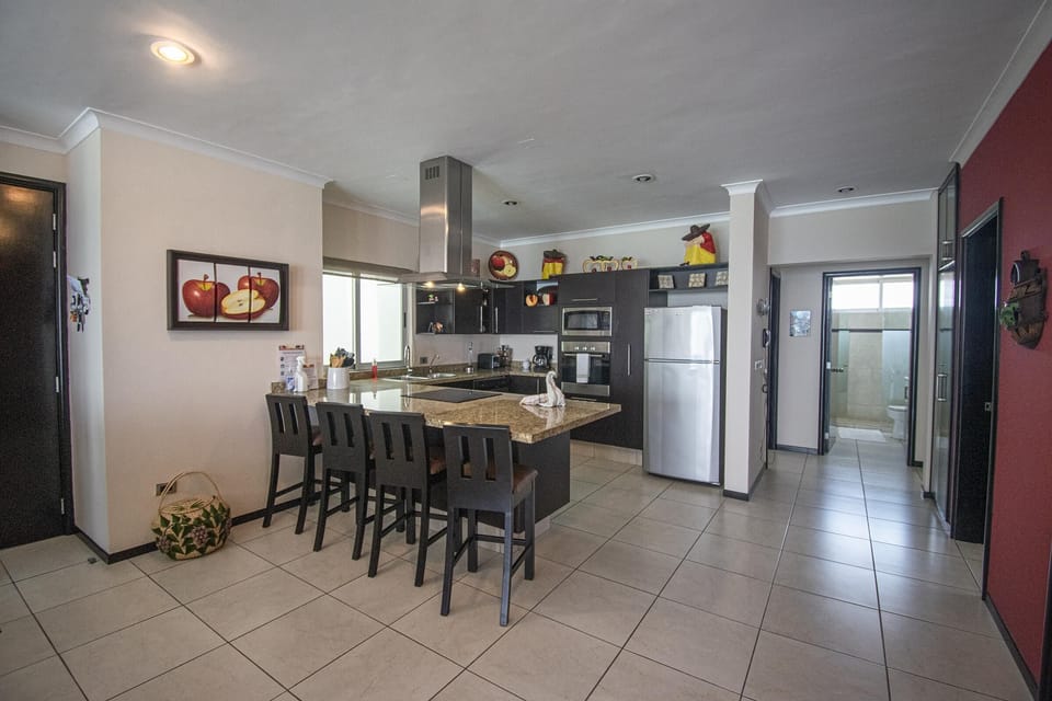 Kitchen with a Breakfast Bar