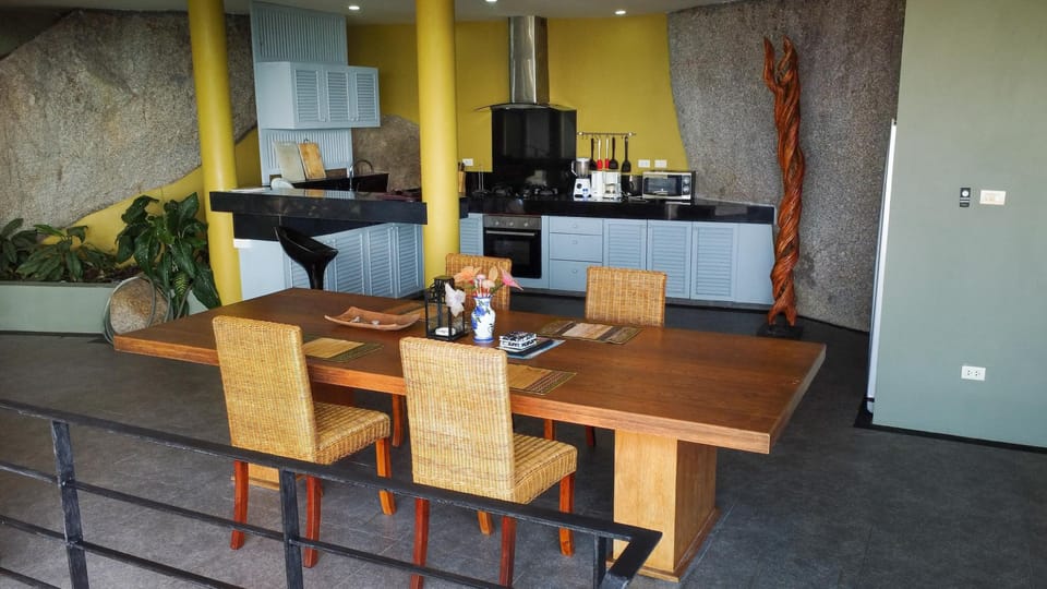 Beautiful dining area and fitted Kitchen