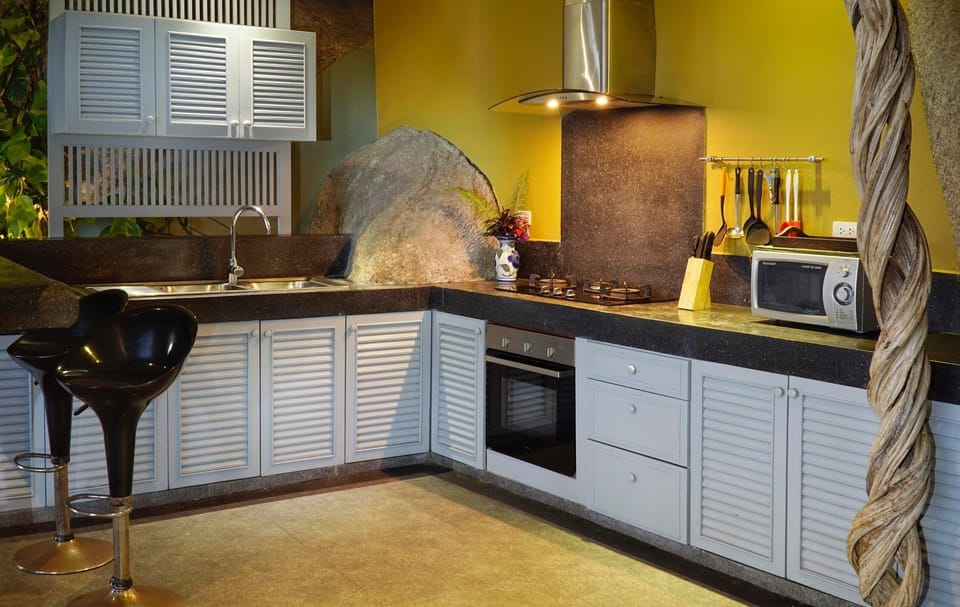 Fully fitted spacious Kitchen 