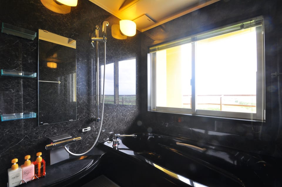 Standard Twin Room, 2 Twin Beds | Bathroom | Separate tub and shower, free toiletries, hair dryer, slippers