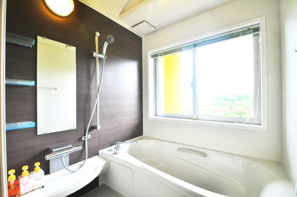 Japanese Style Room | Bathroom | Separate tub and shower, free toiletries, hair dryer, slippers