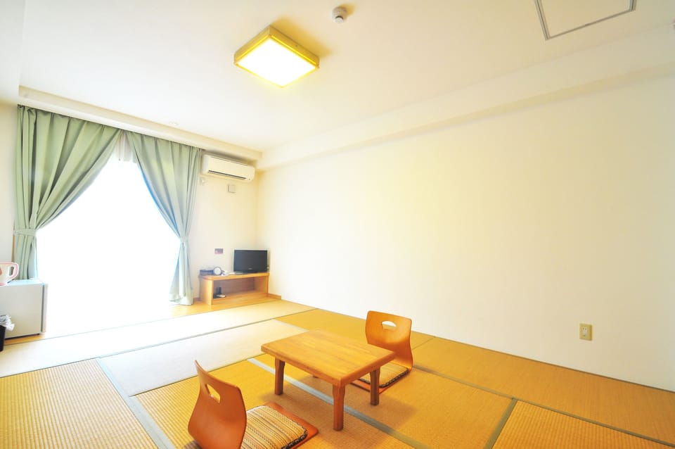 Japanese Style Room | Free WiFi