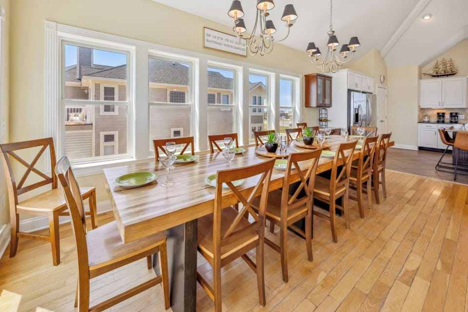 Surf or Sound Realty - 671 - Island's End - Dining Area -2