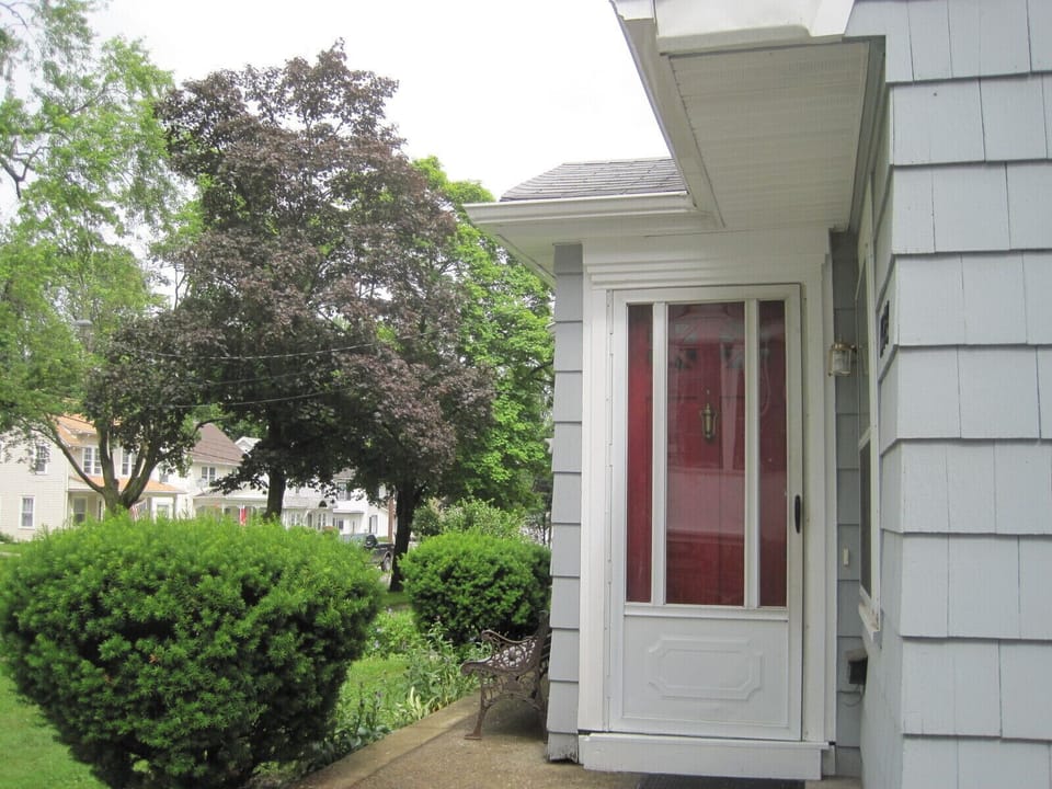 Front Door - WELCOME!
