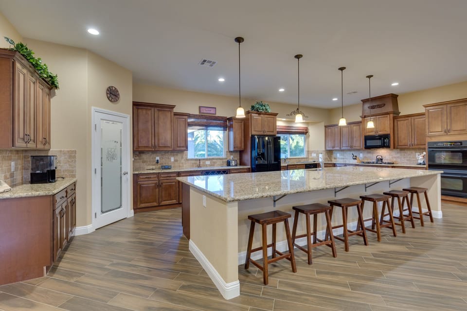 Kitchen with Island that Seats 6